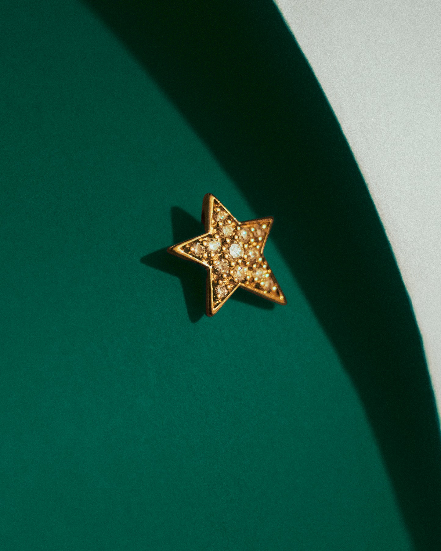 Celeste star stud - yellow gold