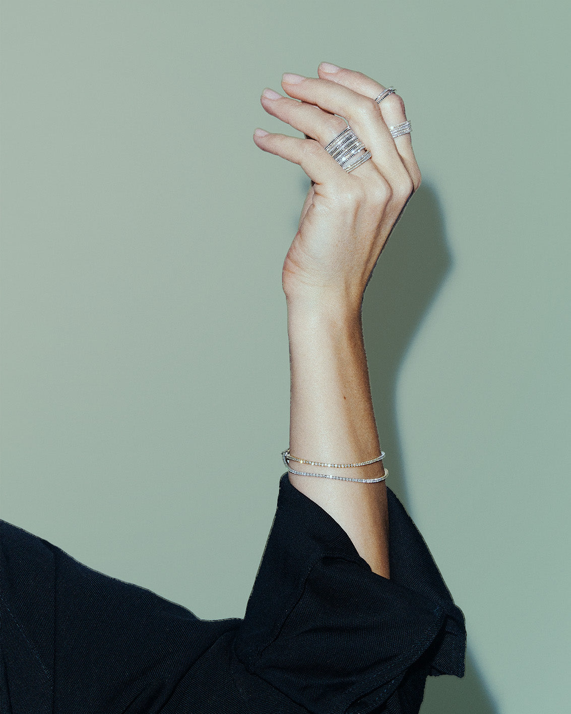 ARES RING - BLACK/WHITE DIAMONDS & YELLOW GOLD