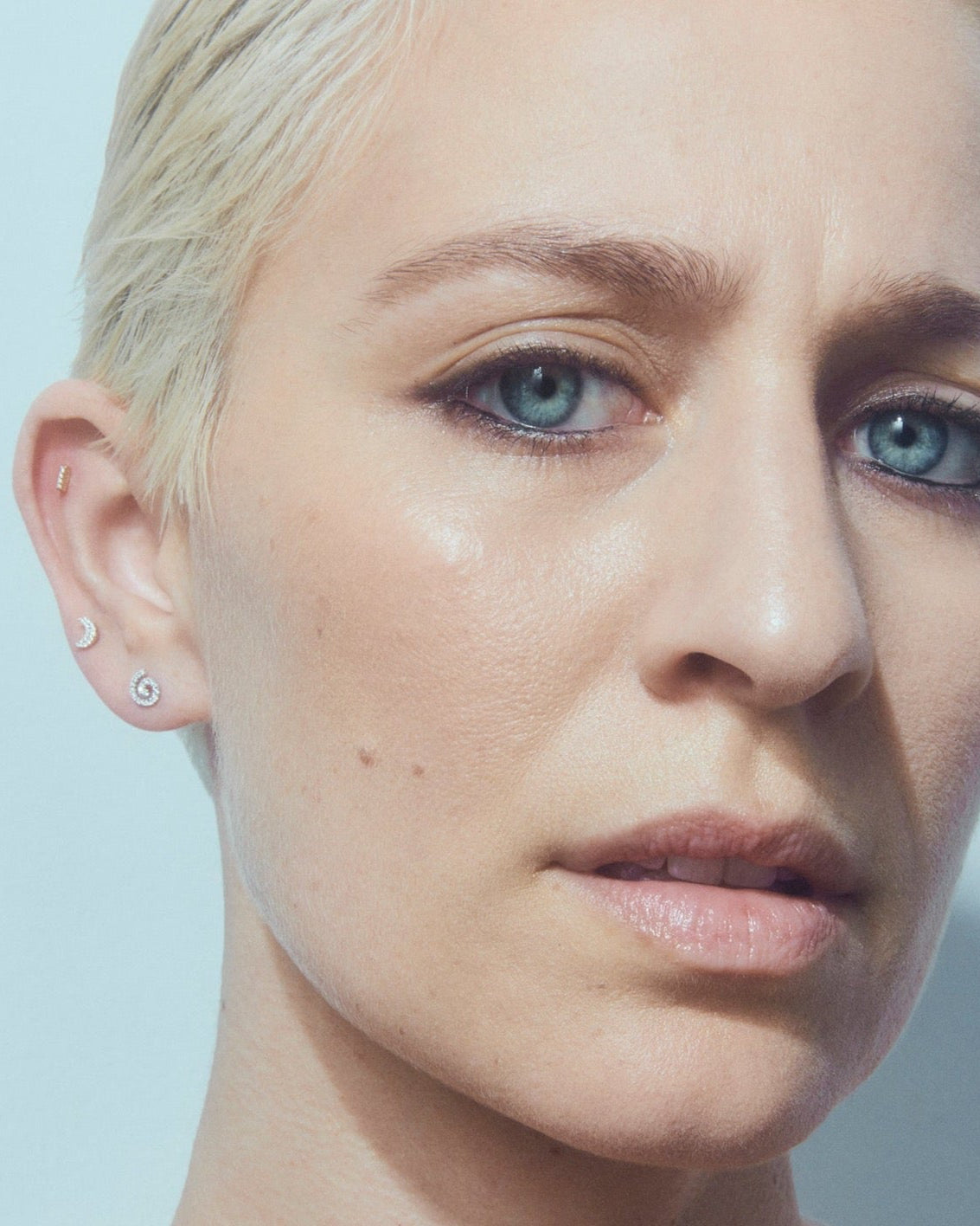 LUNA LABRET - WHITE DIAMOND & WHITE GOLD