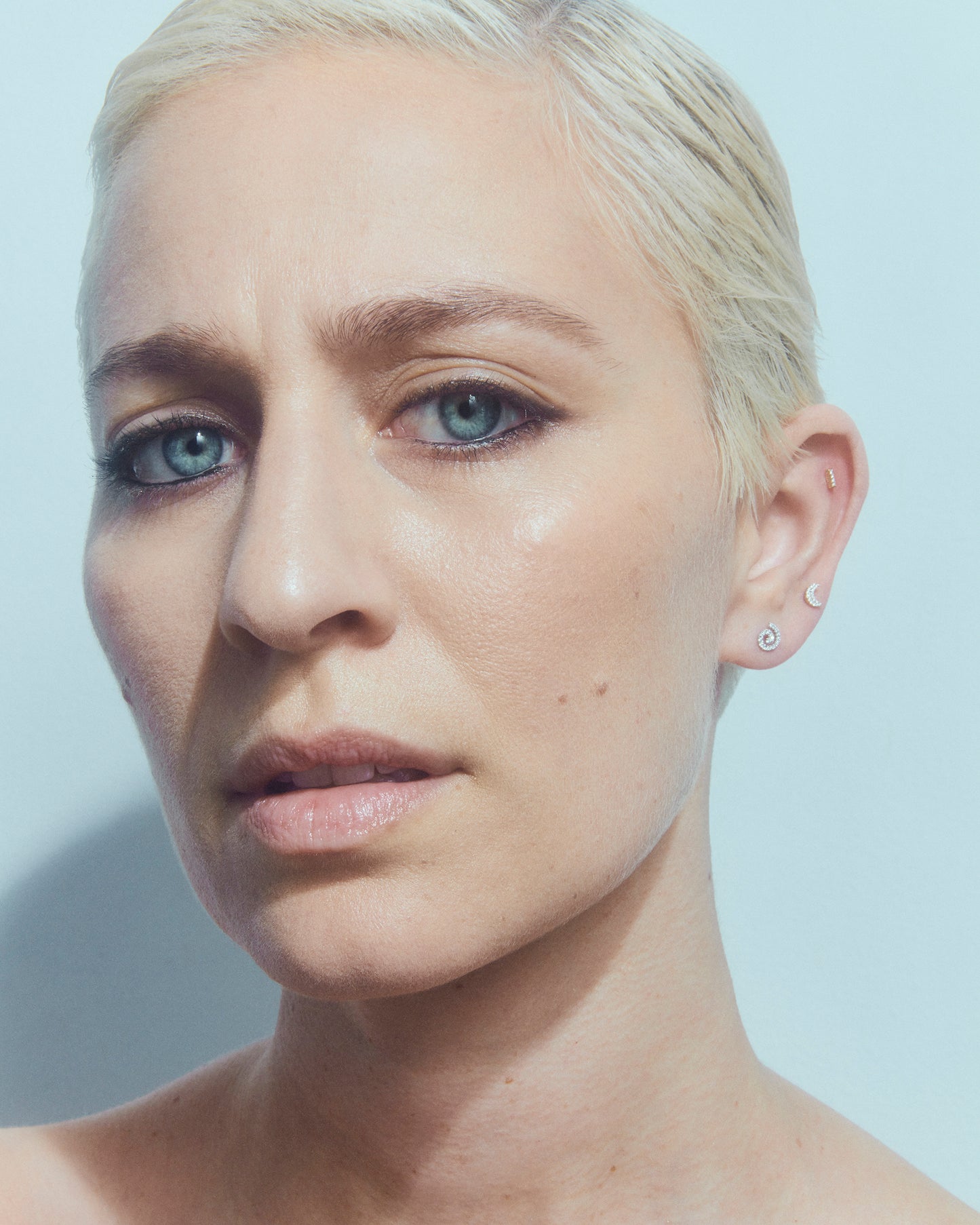 SWIRL LABRET - WHITE DIAMOND & WHITE GOLD