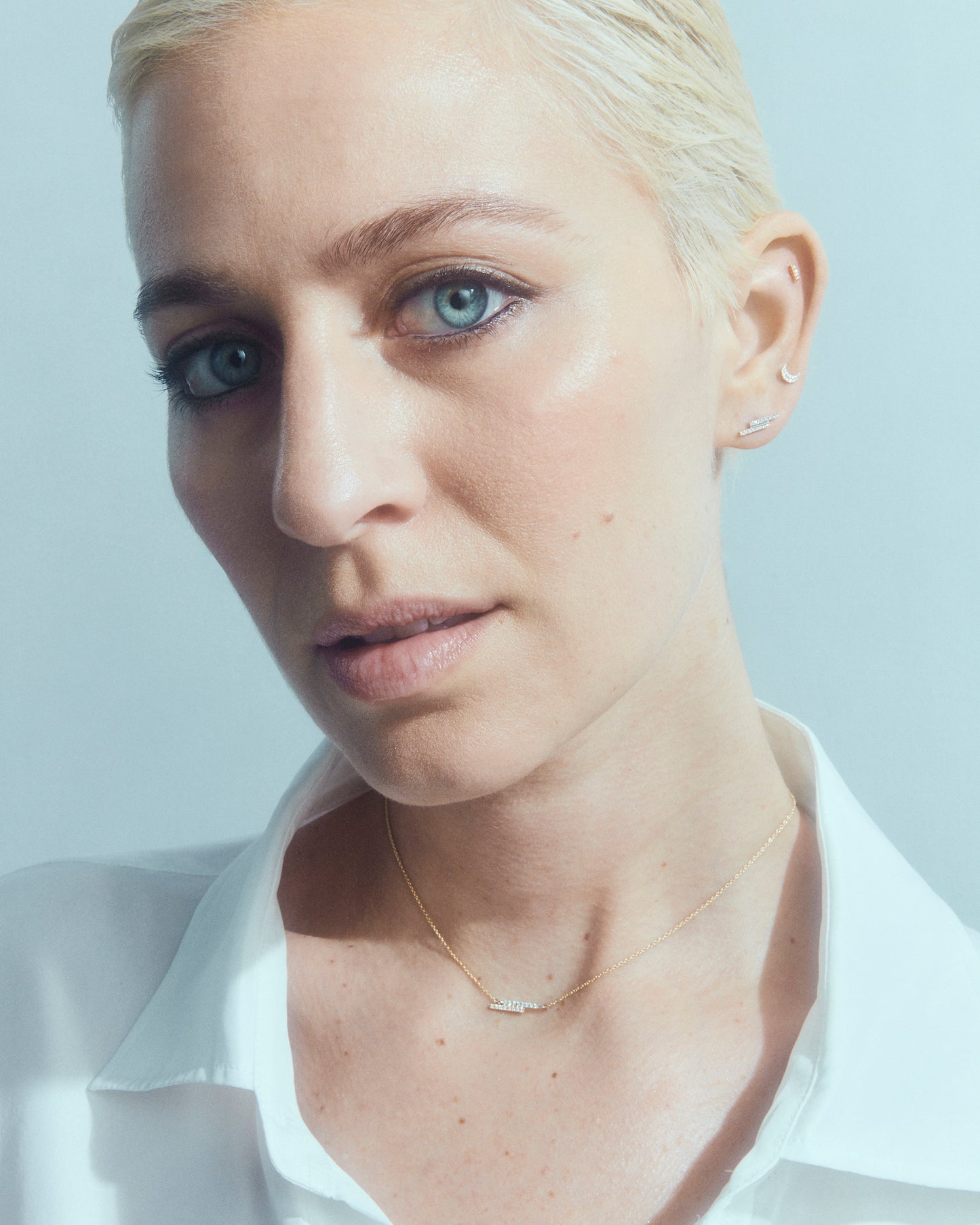 LUNA STUD - WHITE DIAMOND & YELLOW GOLD