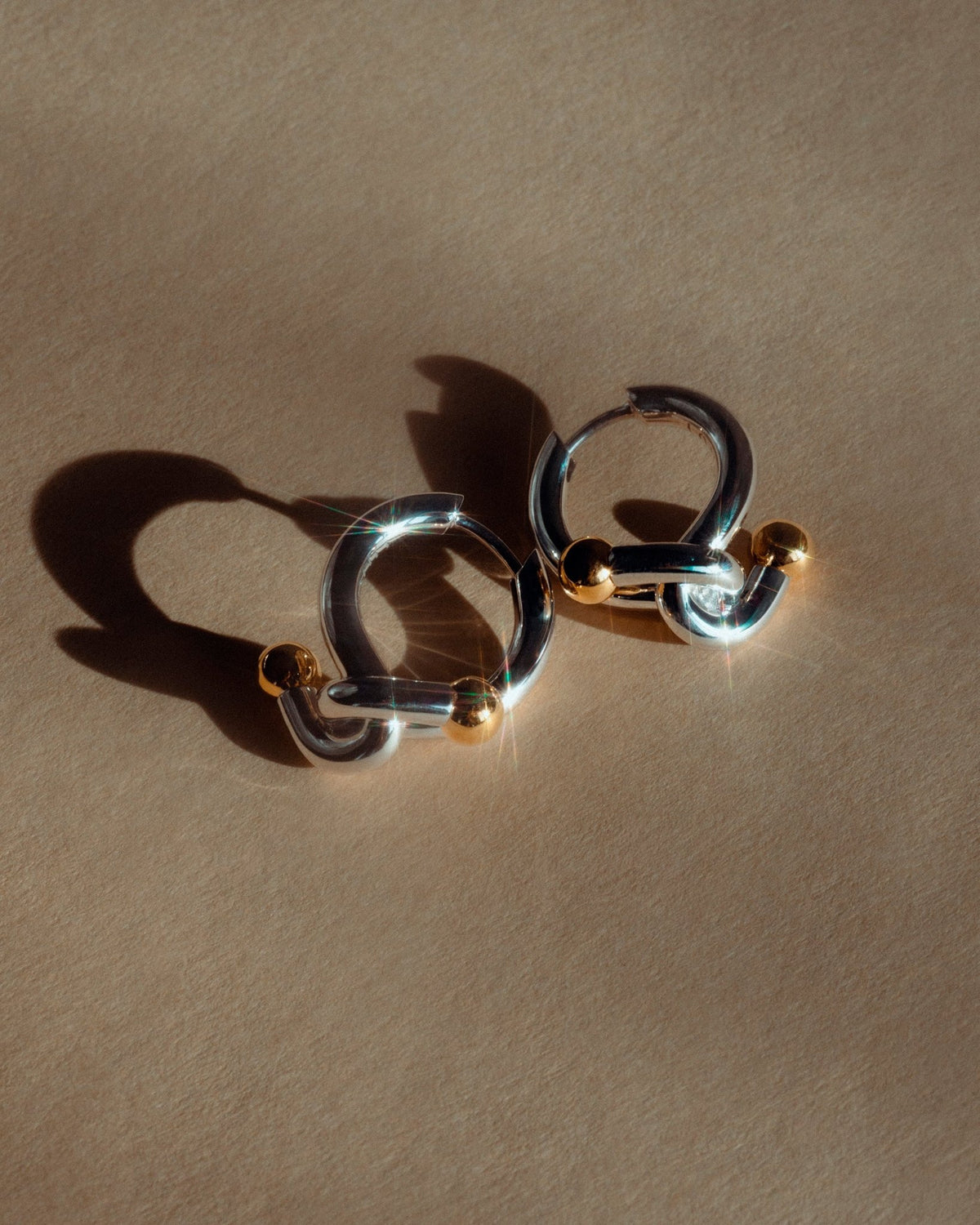 Falcat earring