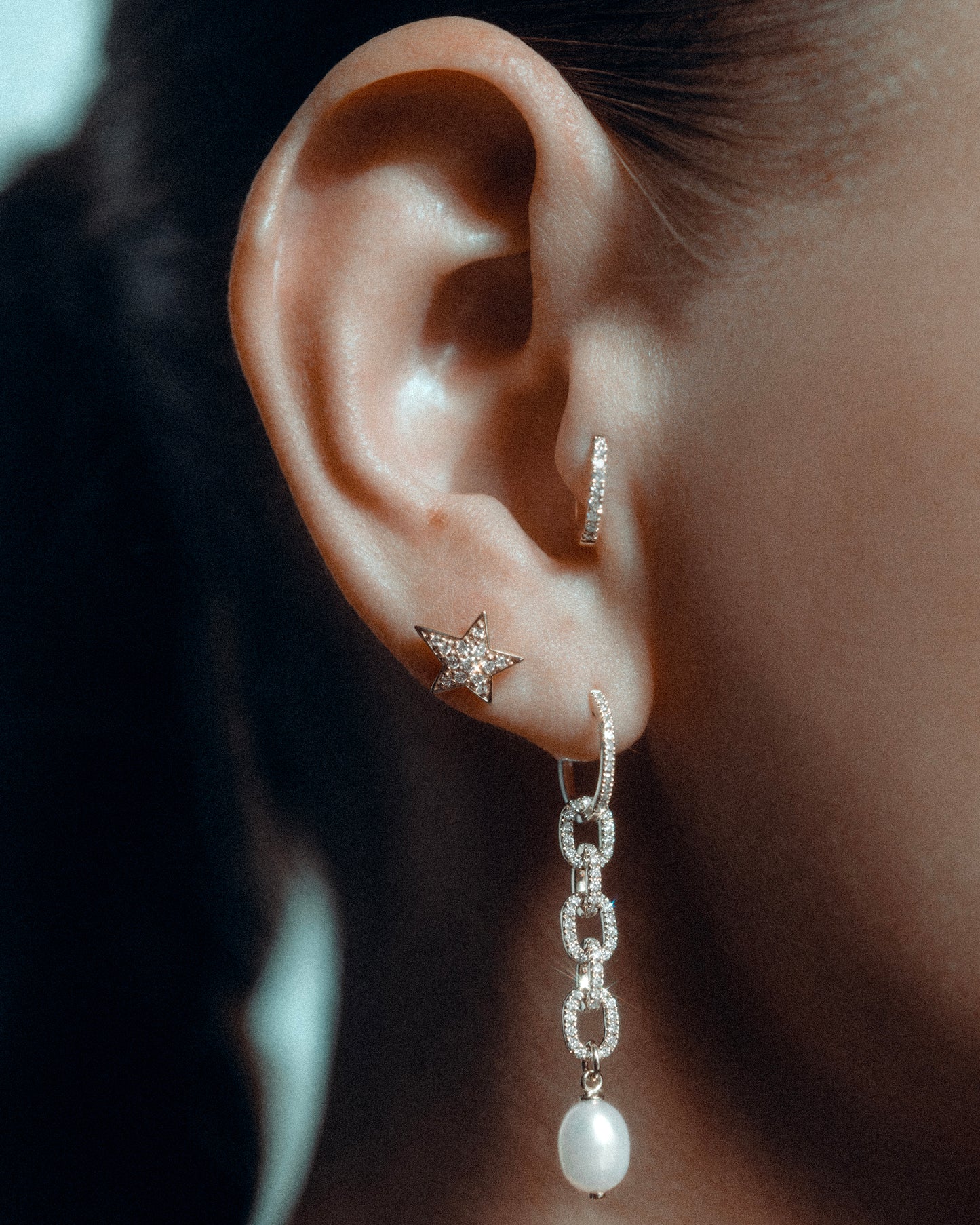 ERA PEARL PENDANT - WHITE LAB DIAMONDS/PEARL & YELLOW GOLD