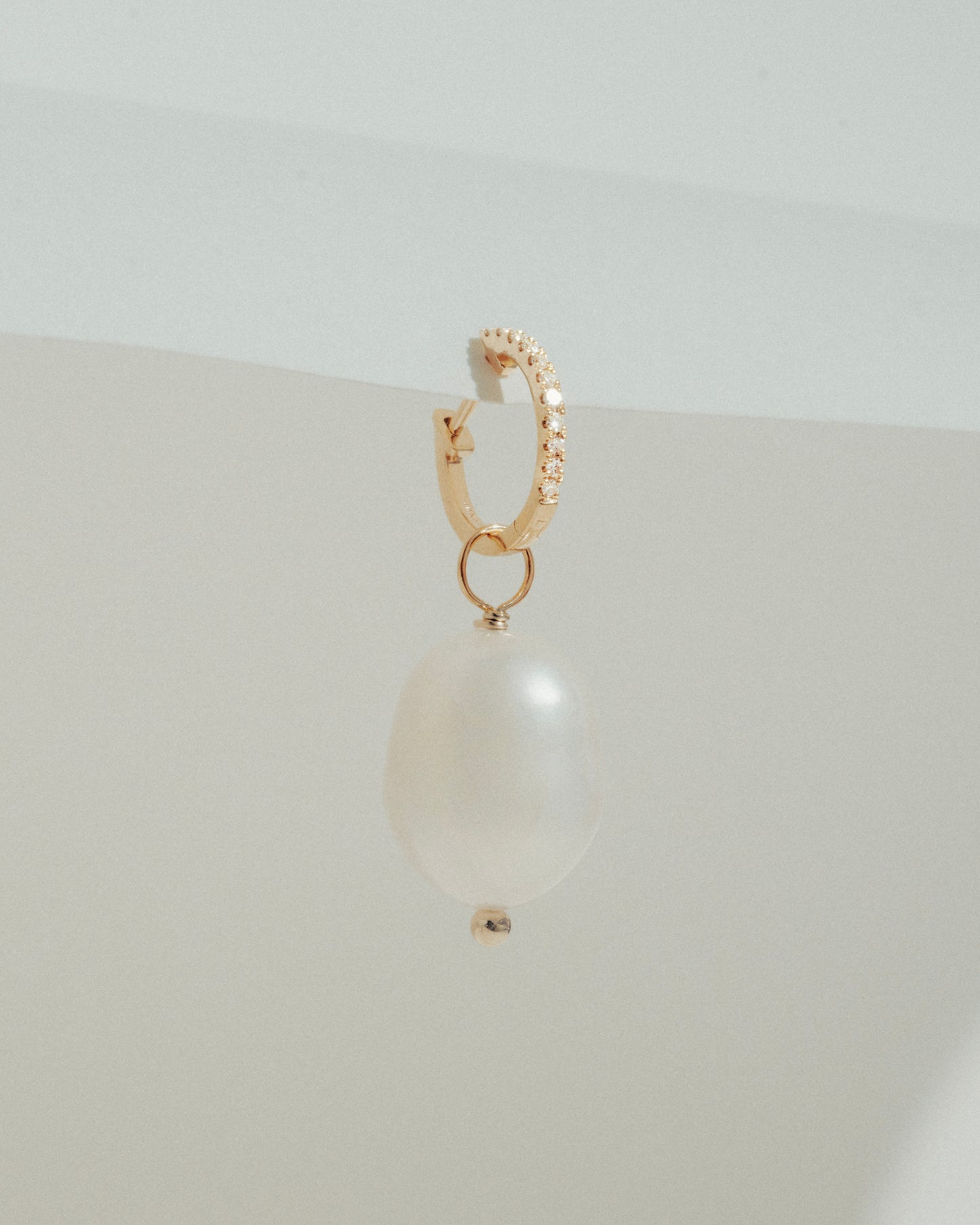 PEARL PENDANT - YELLOW GOLD