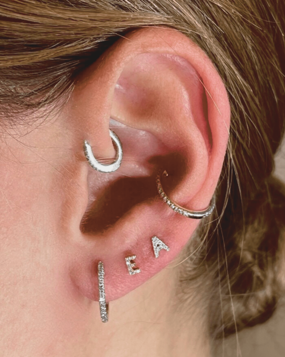 Letter labret, detail view.