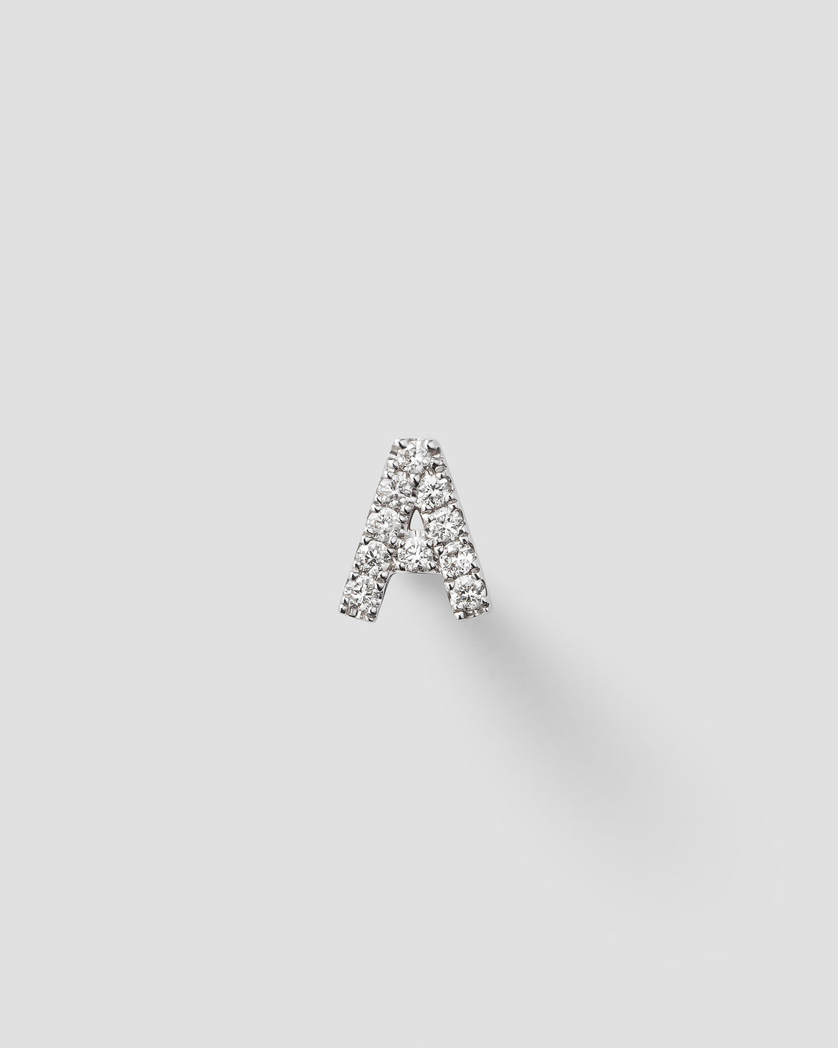Letter labret