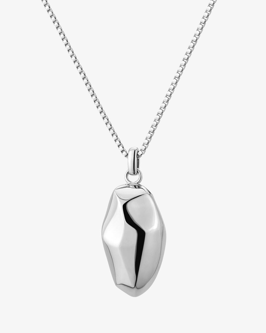 The stone in recycled 925 silver.