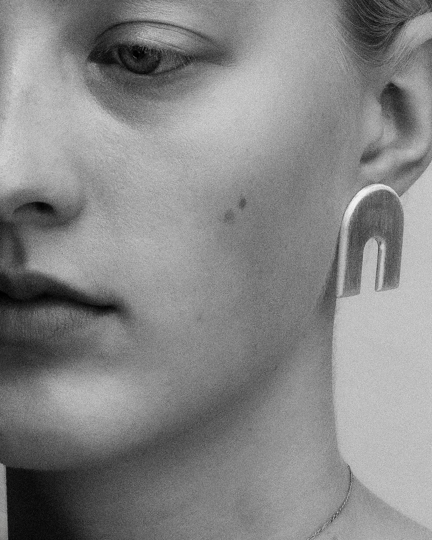IRIS ARCH STUDS - SILVER