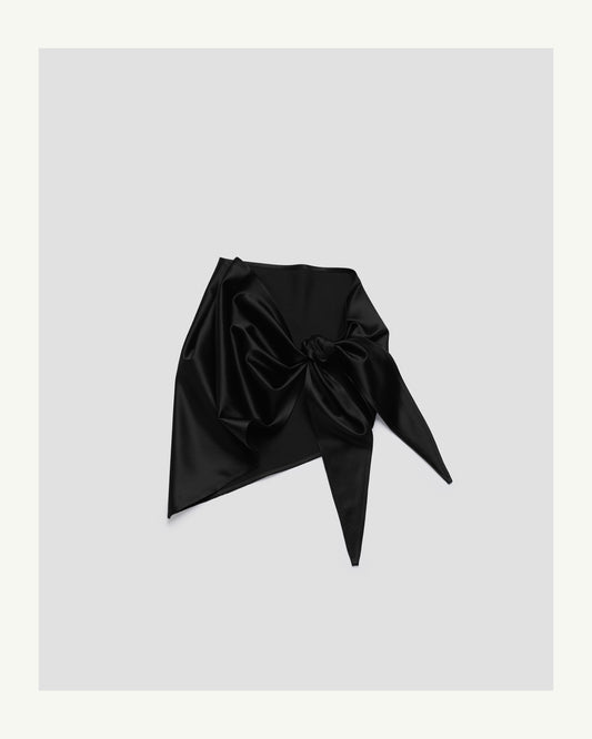 The body wrap triangle scarf