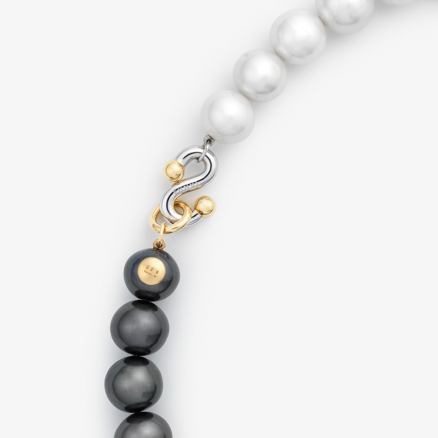 ARES PEARL NECKLACE