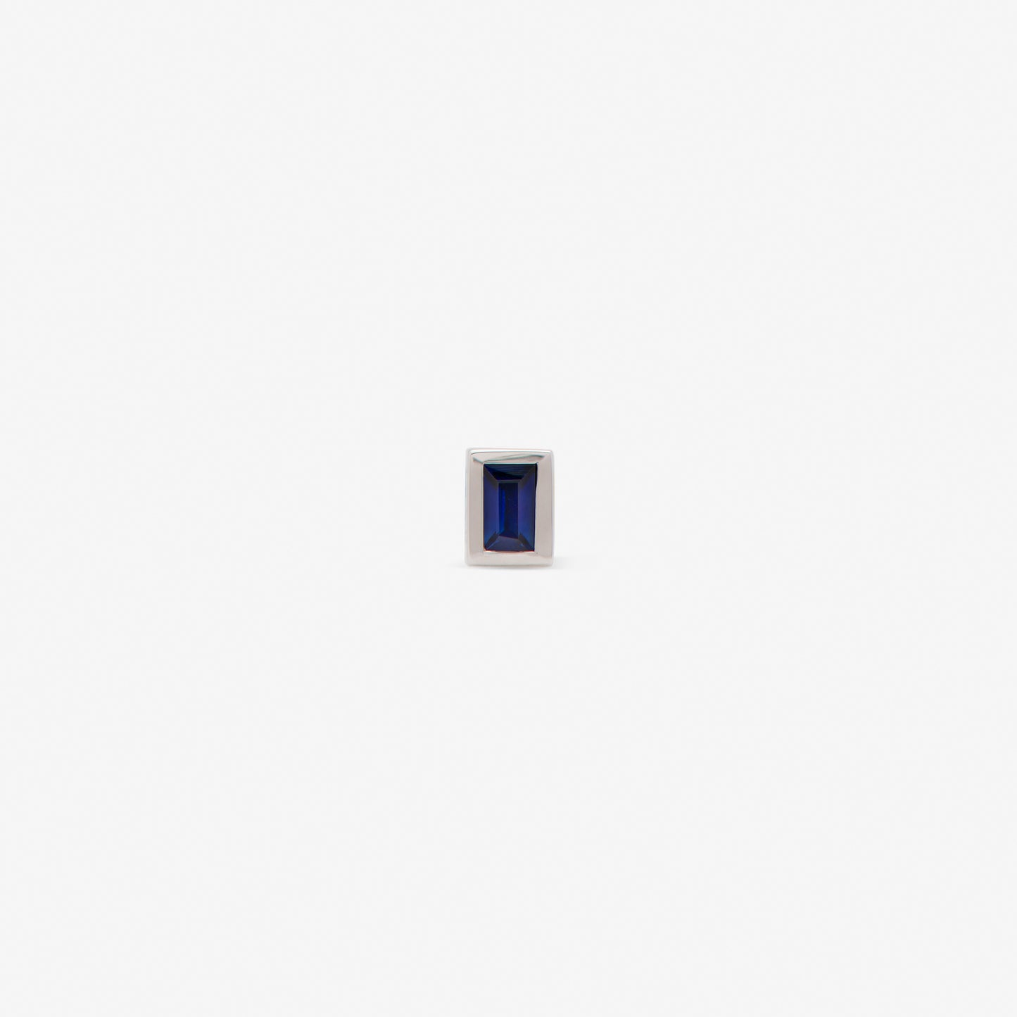 rectangular labret with blue sapphire set in white gold