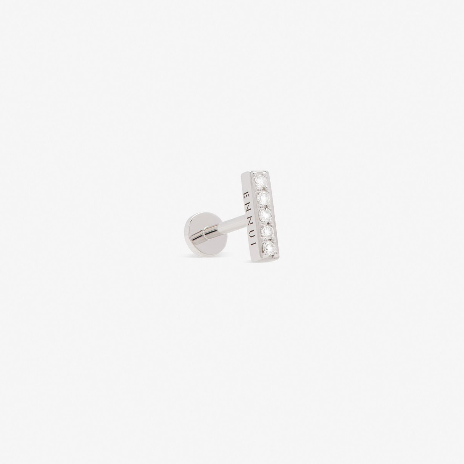 long island labret with white diamonds set in white gold