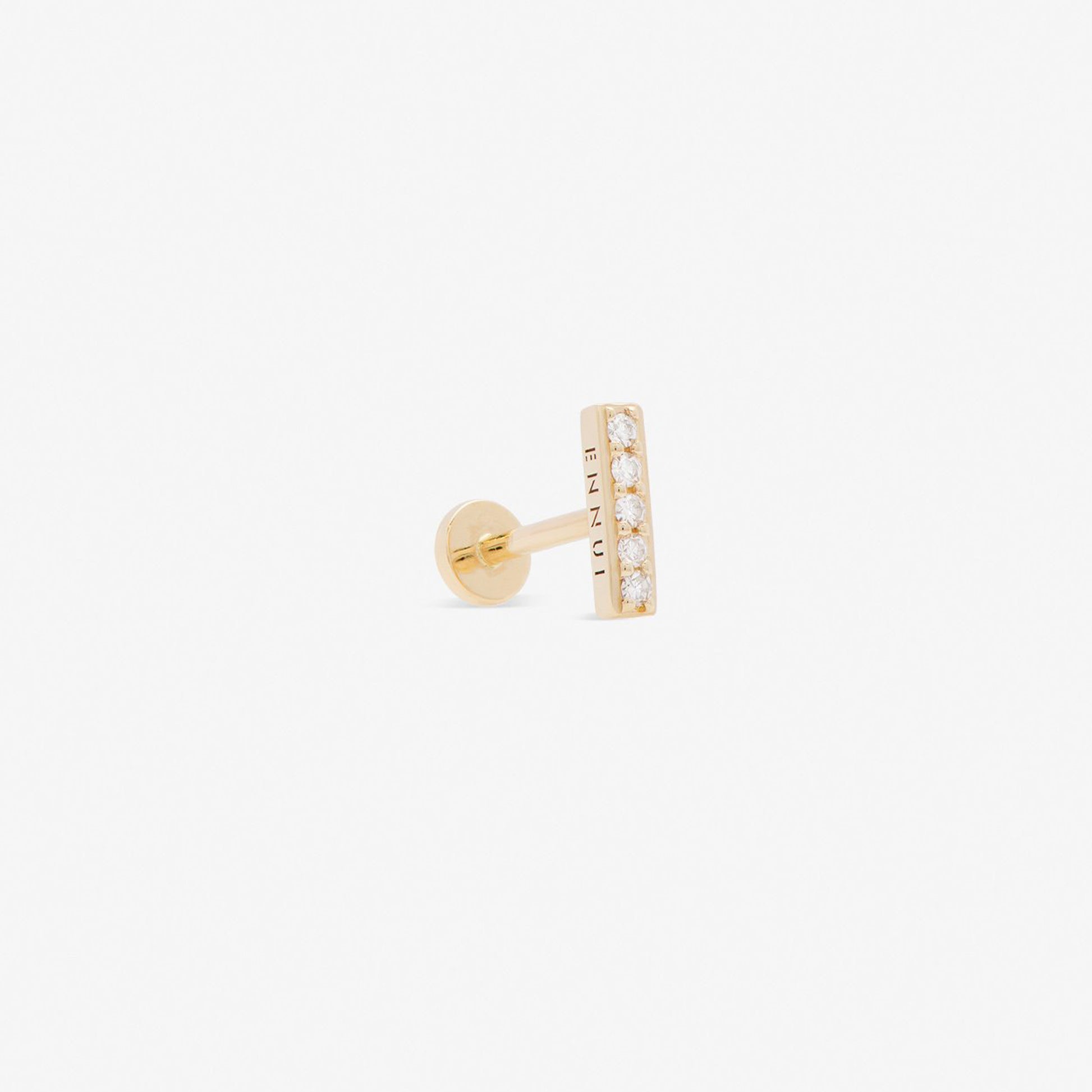 long island labret with white diamonds set in yellow gold from side