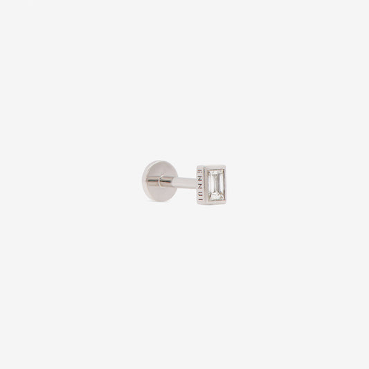 rectangular labret with white diamond set in white gold from side
